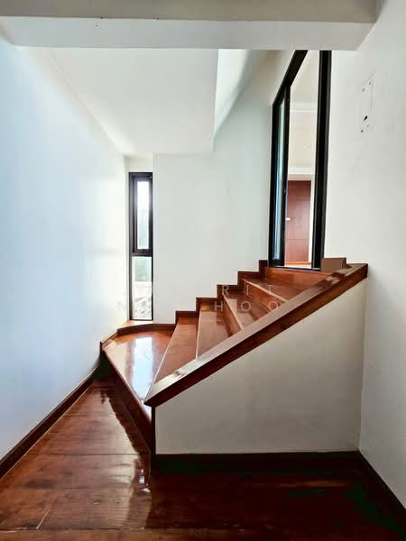 Areeya Mova Kaset-Nawamintr, Bangkok, Soi Moobaan Areeya Mowa, Chorake Bua, Lat Phrao, Bangkok, 5 Bedrooms, 250 sqm, Townhouse For Sale, by Jakkrit Nilchoo, 500378370 - DDproperty.com