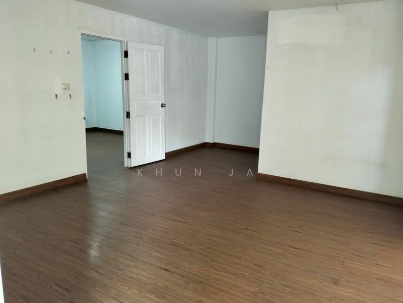 Krungthep Kritha, Bangkok, กรุงเทพกรีฑา, Thap Chang, Saphan Sung, Bangkok, 7 Bedrooms, 874 sqm, Semi-Detached House (Twin House) For Rent, by Khun Ja, 500378387 - DDproperty.com