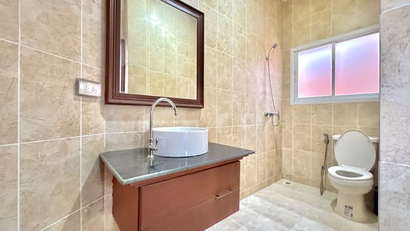2 Bed Villa near Tara Pattana International School for Rent Only 40k, Chon Buri (Pattaya), Siam Royal View Village, Bang Lamung, Bang Lamung (Pattaya), Chon Buri (Pattaya), 2 Bedrooms, 200 sqm, Villa For Rent, by Siwas Thepphabut, 500378460 - DDproperty.com