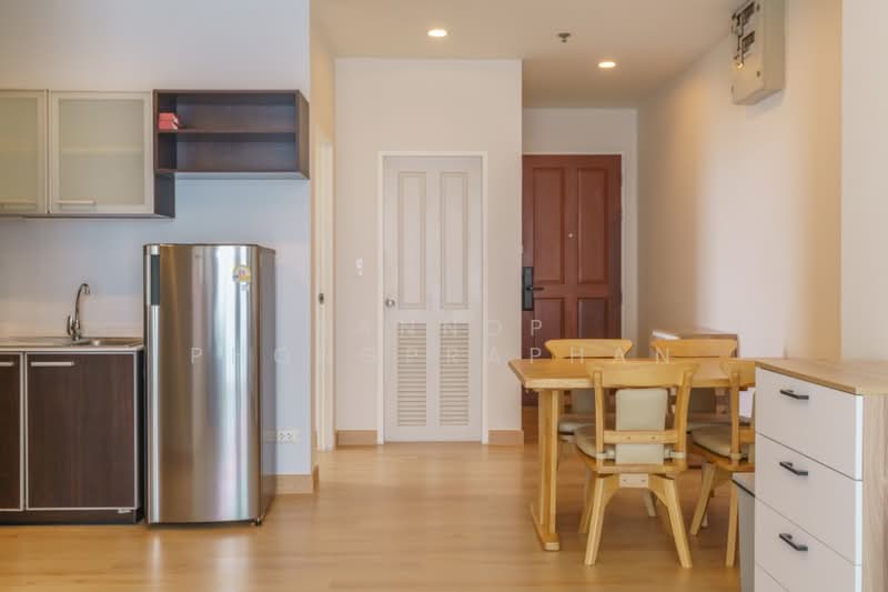 The Complete Narathiwat, Bangkok, 9 Naradhiwas Rajanagarindra Rd, Chong Nonsi, Yan Nawa, Bangkok, 2 Bedrooms, 60 sqm, Condo For Rent, by Sannop Phongpraphan, 500378595 - DDproperty.com