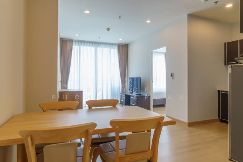 The Complete Narathiwat, Bangkok, 9 Naradhiwas Rajanagarindra Rd, Chong Nonsi, Yan Nawa, Bangkok, 2 Bedrooms, 60 sqm, Condo For Rent, by Sannop Phongpraphan, 500378595 - DDproperty.com