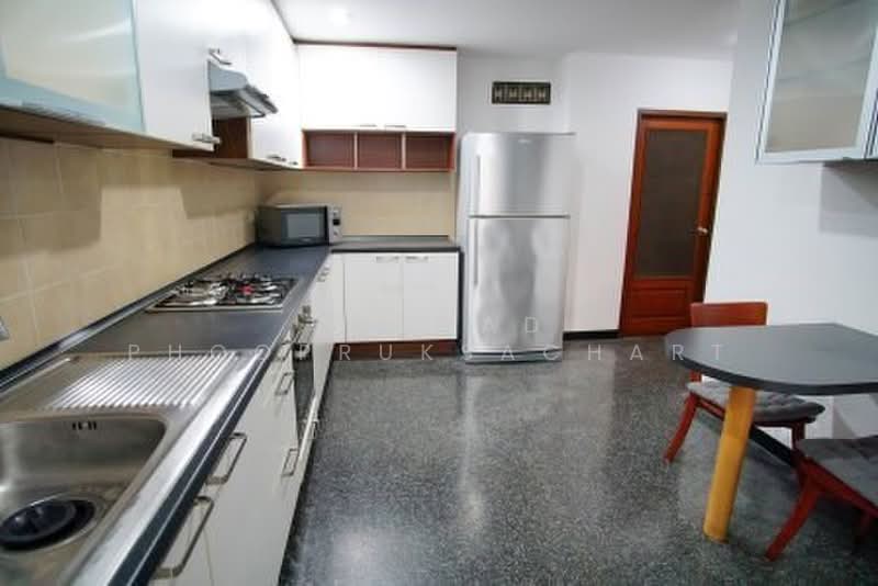 Raintree Village Apartment, Bangkok, 21 Soi Sukhumvit 41, Khlong Tan Nua, Watthana, Bangkok, 4 Bedrooms, 420 sqm, Apartment For Rent, by Somrad Phoopruksachart, 500378720 - DDproperty.com