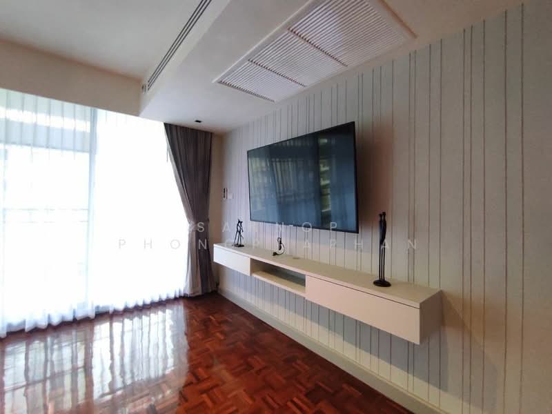 Villa Bajaj, Bangkok, Soi Sukhumvit 19, Khlongtoei Nua, Watthana, Bangkok, 3 Bedrooms, 240 sqm, Condo For Rent, by Sannop Phongpraphan, 500378735 - DDproperty.com