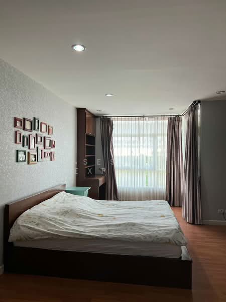 Baan Klang Muang British Town Srinakarin, Samut Prakan, Soi Baan Klang Muang British Town Srinakarin, Bang Kaeo, Bang Plee, Samut Prakan, 3 Bedrooms, 350 sqm, Townhouse For Rent, by Rosesirin Expert, 500378836 - DDproperty.com