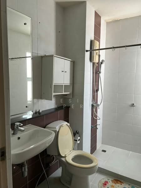 Baan Klang Muang British Town Srinakarin, Samut Prakan, Soi Baan Klang Muang British Town Srinakarin, Bang Kaeo, Bang Plee, Samut Prakan, 3 Bedrooms, 350 sqm, Townhouse For Rent, by Rosesirin Expert, 500378836 - DDproperty.com