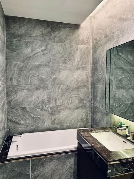 The Esse Sukhumvit 36, Bangkok, Soi Sukhumvit 36, Sukhumvit Road, Phra Kanong, Khlong Toei, Bangkok, 1 Bedroom, 43 sqm, Condo For Rent, by Withada Jaiarree, 500378858 - DDproperty.com