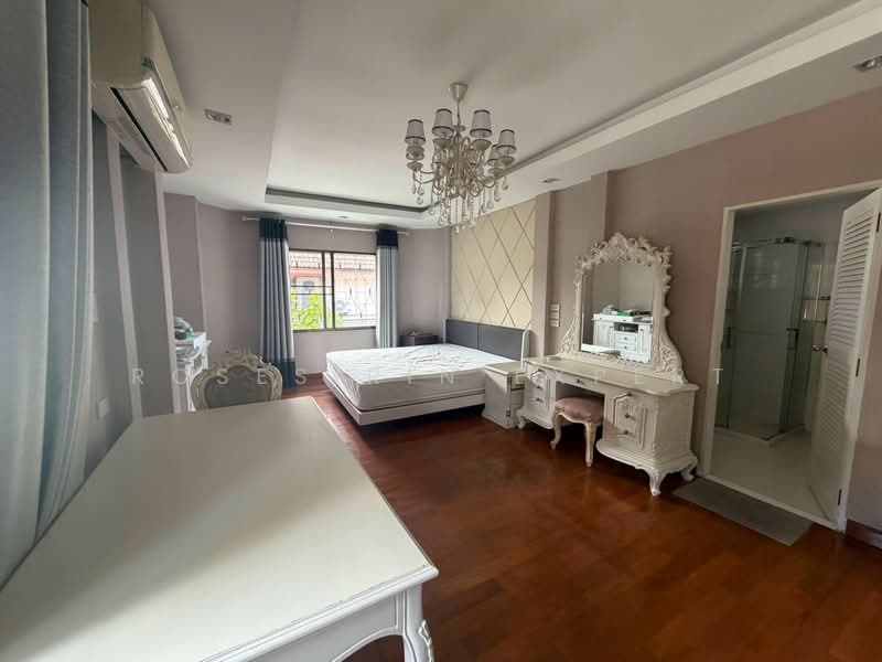 Moobaan Tararom Huamark, Bangkok, Tararom Huamark Soi 1, Phlapphla, Wang Thonglang, Bangkok, 3 Bedrooms, 240 sqm, Single Detached House For Rent, by Rosesirin Expert, 500378929 - DDproperty.com