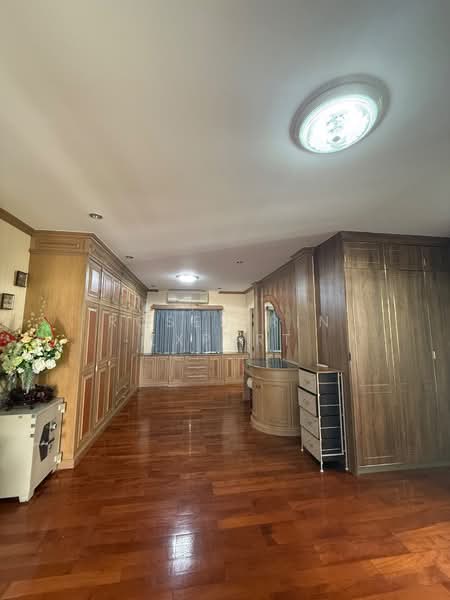 Moobaan Tararom Huamark, Bangkok, Tararom Huamark Soi 1, Phlapphla, Wang Thonglang, Bangkok, 3 Bedrooms, 240 sqm, Single Detached House For Rent, by Rosesirin Expert, 500378929 - DDproperty.com