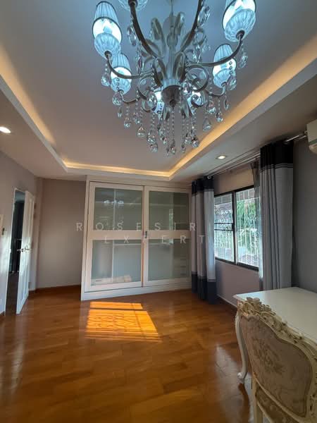 Moobaan Tararom Huamark, Bangkok, Tararom Huamark Soi 1, Phlapphla, Wang Thonglang, Bangkok, 3 Bedrooms, 240 sqm, Single Detached House For Rent, by Rosesirin Expert, 500378929 - DDproperty.com