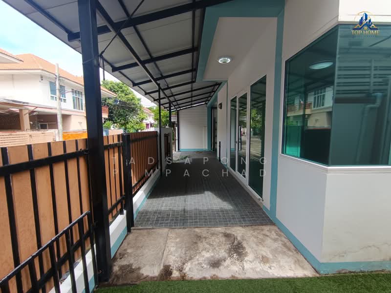ขายด่วน! บ้านแฝด 2 ชั้น สไตล์บ้านเดี่ยว หลังริม 📍หมู่บ้านอรุณวรรณ 4 ถนนเลียบคลองสอง, Bangkok, Bang Chun, Khlong Sam Wa, Bangkok, 5 Bedrooms, 170 sqm, Semi-Detached House (Twin House) For Sale, by Tadsapong Pimpachad, 500378968 - DDproperty.com