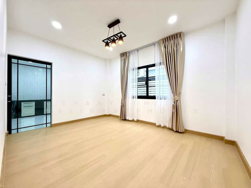 หมู่บ้าน ทิพธนา เพชรเกษม 55, กรุงเทพ, หลักสอง, บางแค, กรุงเทพ, 250 ตร.ม., บ้านเดี่ยว ขาย, โดย Thanyathita Nalinratphokin, 500379054 - DDproperty.com