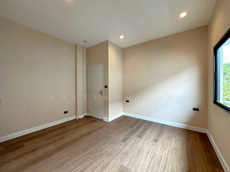 VENUE ID Petchkasem 81, Bangkok, Macharoen Road, Nong Kang Plu, Nong Khaem, Bangkok, 5 Bedrooms, 276 sqm, Single Detached House For Sale, by SweetHomeBKK, 500379060 - DDproperty.com