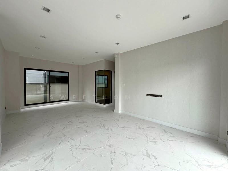 VENUE ID Petchkasem 81, Bangkok, Macharoen Road, Nong Kang Plu, Nong Khaem, Bangkok, 5 Bedrooms, 276 sqm, Single Detached House For Sale, by SweetHomeBKK, 500379060 - DDproperty.com