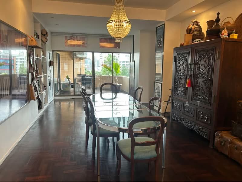 Castle Hill Mansion, Bangkok, 12 Ekkamai 6 Alley, Phra Kanong Nua, Watthana, Bangkok, 3 Bedrooms, 326 sqm, Condo For Sale, by Usuma Usumachat, 500379109 - DDproperty.com