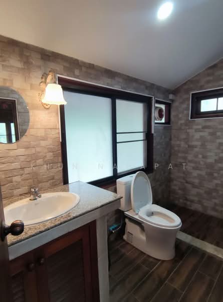Lanna-Style House for Rent in Maerim, Chiang Mai, Huai Sai, Mae Rim, Chiang Mai, 2 Bedrooms, 350 sqm, Single Detached House For Rent, by Khun Napapat, 500379267 - DDproperty.com