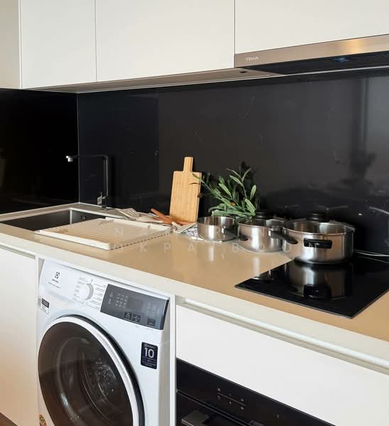 Noble Form Thonglor, Bangkok, Sukhumvit 55, Khlong Tan Nua, Watthana, Bangkok, 1 Bedroom, 32 sqm, Condo For Rent, by Nakarin Sookpaiboon, 500379345 - DDproperty.com