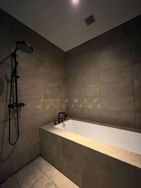 The Lofts Asoke, Bangkok, Sukhumvit 21 Road, Khlongtoei Nua, Watthana, Bangkok, 1 Bedroom, 49 sqm, Condo For Rent, by Piyawan Maiyapan, 500379410 - DDproperty.com