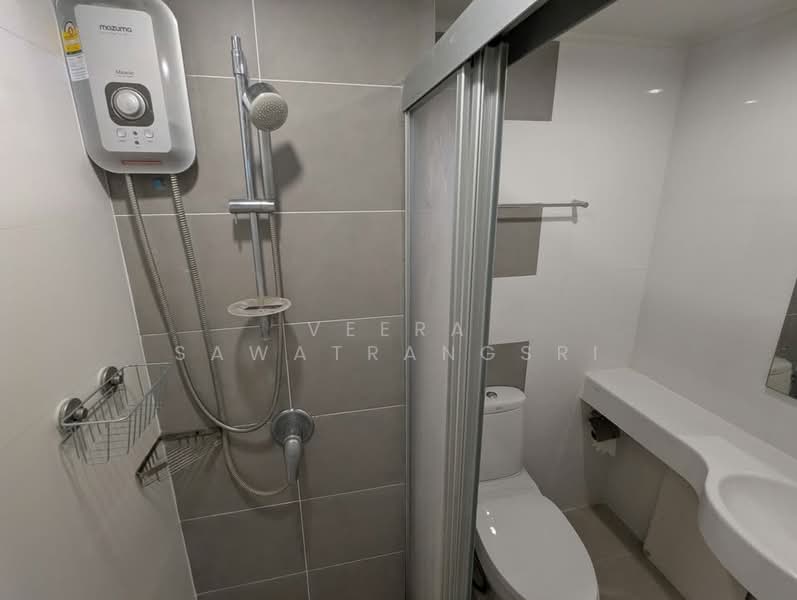 Lumpini Place Ratchayothin, Bangkok, 1484 Phahonyothin Road, Chan Kasem, Chatuchak, Bangkok, 1 Bedroom, 28 sqm, Condo For Sale, by Veera Sawatrangsri, 500379452 - DDproperty.com
