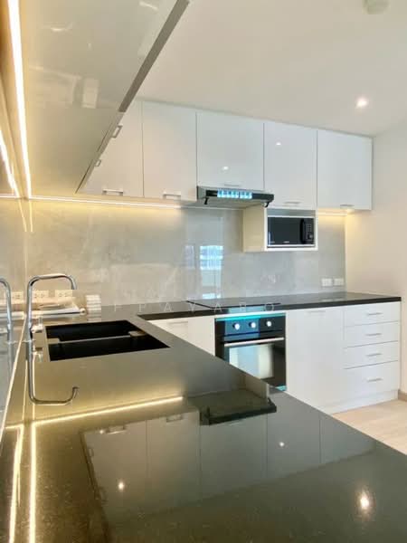 Silom Condominium, Bangkok, Silom, Bang Rak, Bangkok, 2 Bedrooms, 144 sqm, Condo For Rent, by Lalipat Sappayabovornnan, 500379568 - DDproperty.com