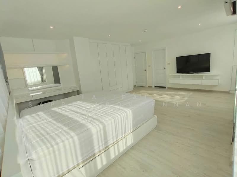 Silom Condominium, Bangkok, Silom, Bang Rak, Bangkok, 2 Bedrooms, 144 sqm, Condo For Rent, by Lalipat Sappayabovornnan, 500379568 - DDproperty.com