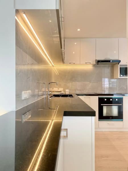 Silom Condominium, Bangkok, Silom, Bang Rak, Bangkok, 2 Bedrooms, 144 sqm, Condo For Rent, by Lalipat Sappayabovornnan, 500379568 - DDproperty.com