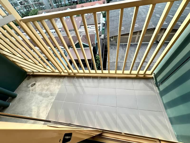 The Base Sukhumvit 50, Bangkok, Soi Roem Charoen 1, Sukhumvit 50 Road, Phra Kanong, Khlong Toei, Bangkok, 1 Bedroom, 32 sqm, Condo For Rent, by Lalipat Sappayabovornnan, 500379670 - DDproperty.com