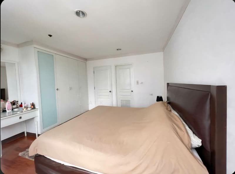 The Waterford Diamond Tower Sukhumvit, Bangkok, 758/18 Soi Sukhumvit 30/1, Sukhumvit Road, Khlong Toei, Bangkok, 2 Bedrooms, 70 sqm, Condo For Sale, by Chirattiya Lakkham, 500379889 - DDproperty.com