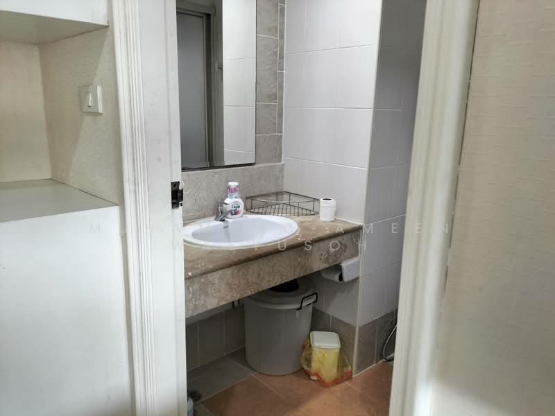 Lumpini Ville Phahol-Suthisarn, Bangkok, 23 Inthamara 2 Alley, Samsen Nai, Phaya Thai, Bangkok, 1 Bedroom, 53 sqm, Condo For Rent, by Muhammad-ameen Waeyusoh, 500379941 - DDproperty.com