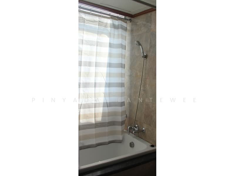 Lake Avenue Sukhumvit 16, Bangkok, Soi Sammitr Sukhumvit Road, Khlong Tan Nua, Watthana, Bangkok, 2 Bedrooms, 113 sqm, Condo For Rent, by Pinyada Hantewee, 500380019 - DDproperty.com