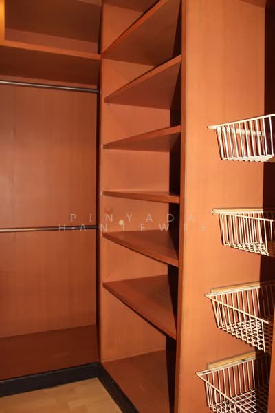 Lake Avenue Sukhumvit 16, Bangkok, Soi Sammitr Sukhumvit Road, Khlong Tan Nua, Watthana, Bangkok, 2 Bedrooms, 113 sqm, Condo For Rent, by Pinyada Hantewee, 500380019 - DDproperty.com