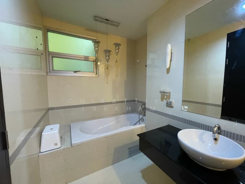 Baan Klang Krung Siam-Pathumwan : บ้านกลางกรุง สยาม-ปทุมวัน คอนโดมิเนียม, กรุงเทพ, ถนนเพชรบุรี แขวงถนนเพชรบุรี เขตราชเทวี กรุงเทพมหานคร, ถนนเพชรบุรี, ราชเทวี, กรุงเทพ, 90 ตร.ม., คอนโด ขาย, โดย Chirattiya Lakkham, 500380040 - DDproperty.com