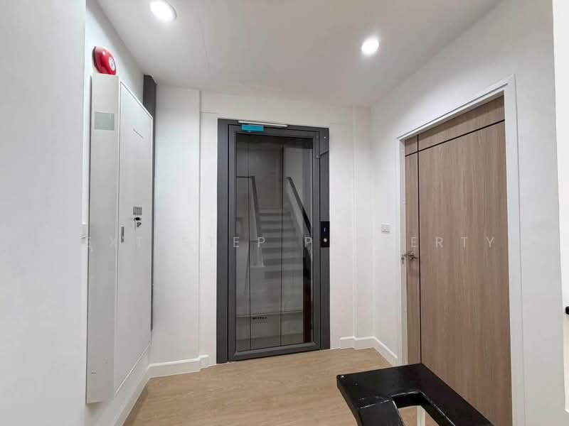 Prominent Place Sukhumvit 101, Bangkok, สุขุมวิท 101, Bang Chak, Phra Khanong, Bangkok, 4 Bedrooms, 420 sqm, Townhouse For Sale, by Next step property, 500380105 - DDproperty.com