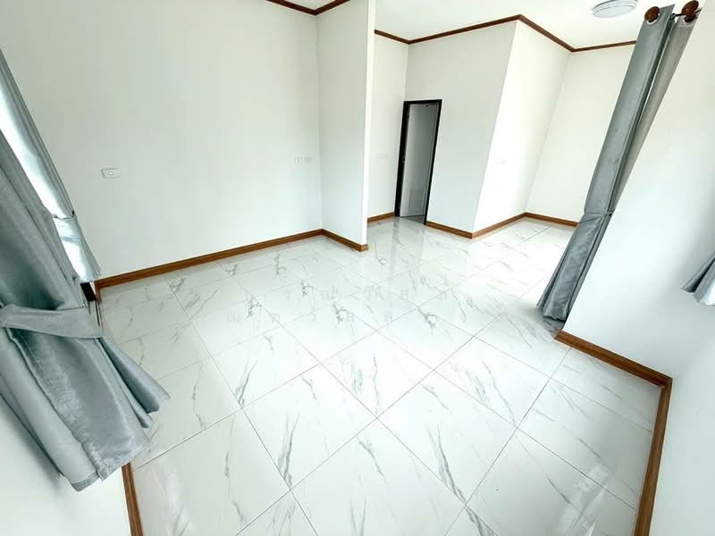 ขาย บ้านเดี่ยว หลังมุม 2 ชั้น วิวทะเลสาบ หมู่บ้าน เดอะ ไพน์ รีสอร์ท ปทุมธานี, Pathum Thani, Thai Ko, Sam Khok, Pathum Thani, 4 Bedrooms, 300 sqm, Single Detached House For Sale, by กรณวัสส์ กัณฑวัสส์วงส์, 500380262 - DDproperty.com