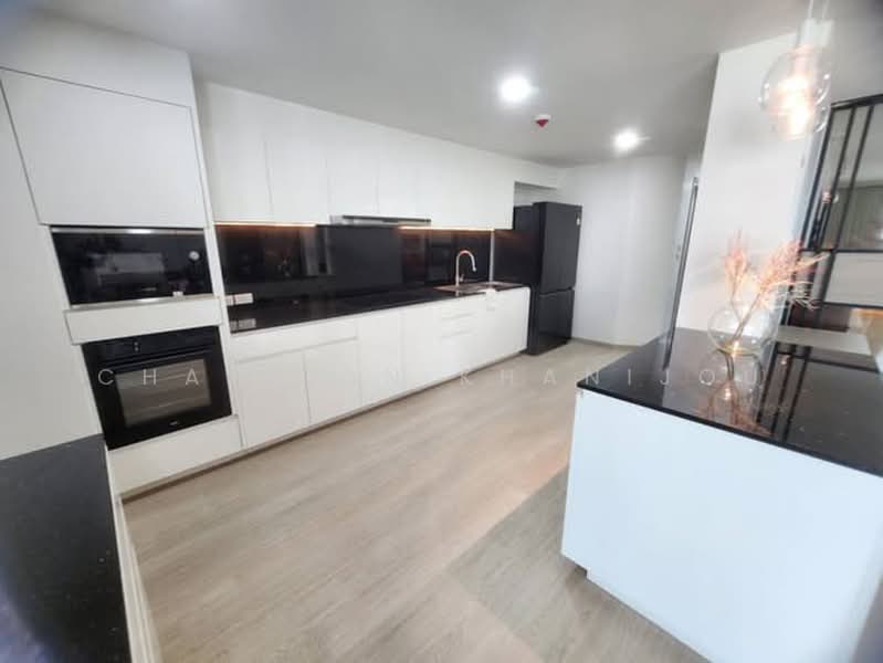 Grand Ville House 2, Bangkok, Soi Sukhumvit 19, Khlongtoei Nua, Watthana, Bangkok, 3 Bedrooms, 253 sqm, Condo For Rent, by Chayanin Khanijou, 500380278 - DDproperty.com