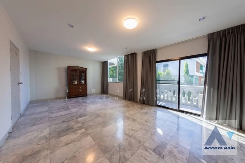 Home Office Spacious townhouse with greenery and open-plan comfort in Sathorn, Bangkok, Chong Nonsi, Yan Nawa, Bangkok, 3 Bedrooms, 328 sqm, Single Detached House For Rent, by บริษัท แอคคอม เอเซีย จำกัด, 500380308 - DDproperty.com