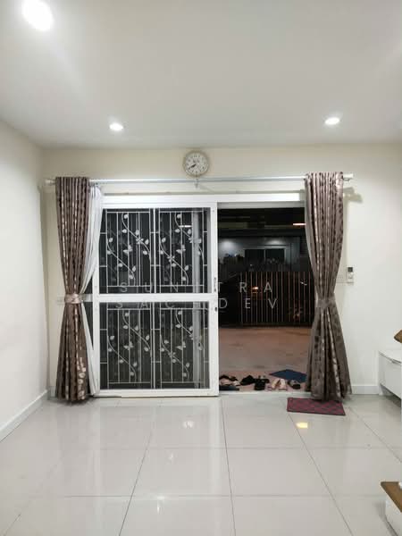Villette Lite Pattanakarn, Bangkok, Soi Phatthanakan 38, Phatthanakan Road, Suan Luang, Bangkok, 3 Bedrooms, 120 sqm, Townhouse For Rent, by Sunitra Sachdev, 500380335 - DDproperty.com