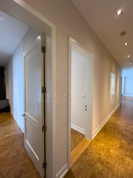 The Ritz-Carlton Residences, Bangkok, 114 Narathiwat Ratchanakarin Road, Silom, Bang Rak, Bangkok, 3 Bedrooms, 223 sqm, Condo For Rent, by Dnupron Ruckson, 500380361 - DDproperty.com