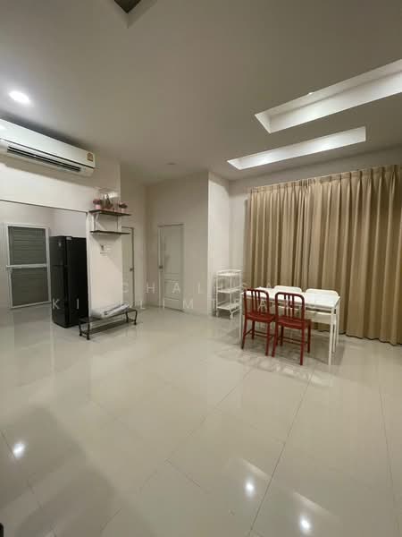 undefined, Chon Buri (Pattaya), Nong Pla Lai, Bang Lamung (Pattaya), Chon Buri (Pattaya), 3 Bedrooms, 240 sqm, Single Detached House For Rent, by Chalisa Kitilimtrakul, 500380383 - DDproperty.com