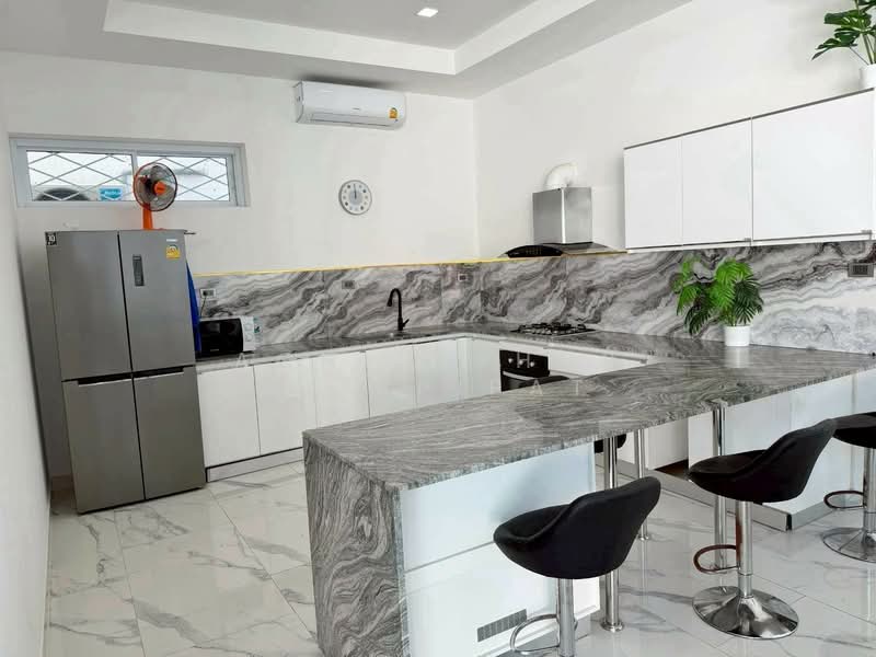 6-BR Villa, Chon Buri (Pattaya), Nong Pru, Bang Lamung (Pattaya), Chon Buri (Pattaya), 6 Bedrooms, 585 sqm, Villa For Rent, by Achitaphop Klinpipat, 500380385 - DDproperty.com