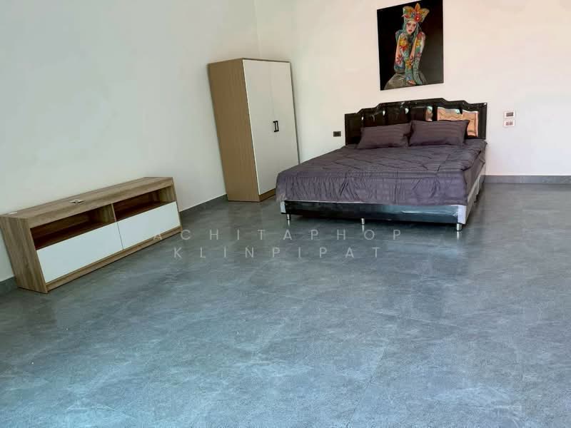 6-BR Villa, Chon Buri (Pattaya), Nong Pru, Bang Lamung (Pattaya), Chon Buri (Pattaya), 6 Bedrooms, 585 sqm, Villa For Rent, by Achitaphop Klinpipat, 500380385 - DDproperty.com