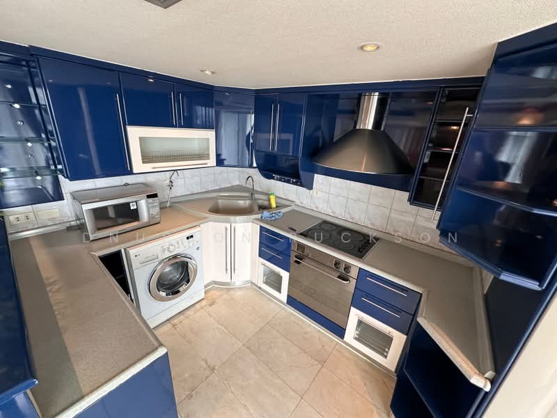 Royal Castle Sukhumvit, Bangkok, 30 Soi Sukhumvit 39, Khlongtoei Nua, Watthana, Bangkok, 2 Bedrooms, 140 sqm, Condo For Rent, by Dnupron Ruckson, 500380387 - DDproperty.com