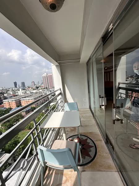 Royal Castle Sukhumvit, Bangkok, 30 Soi Sukhumvit 39, Khlongtoei Nua, Watthana, Bangkok, 2 Bedrooms, 140 sqm, Condo For Rent, by Dnupron Ruckson, 500380387 - DDproperty.com