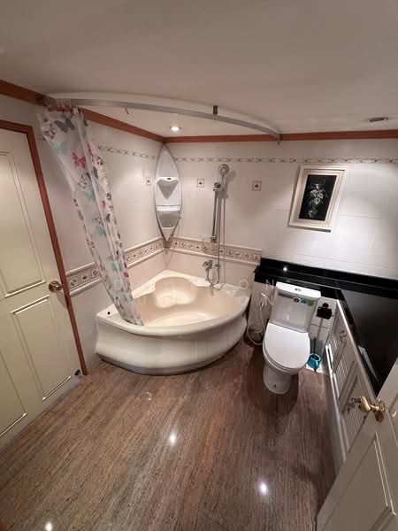 Royal Castle Sukhumvit, Bangkok, 30 Soi Sukhumvit 39, Khlongtoei Nua, Watthana, Bangkok, 2 Bedrooms, 140 sqm, Condo For Rent, by Dnupron Ruckson, 500380387 - DDproperty.com