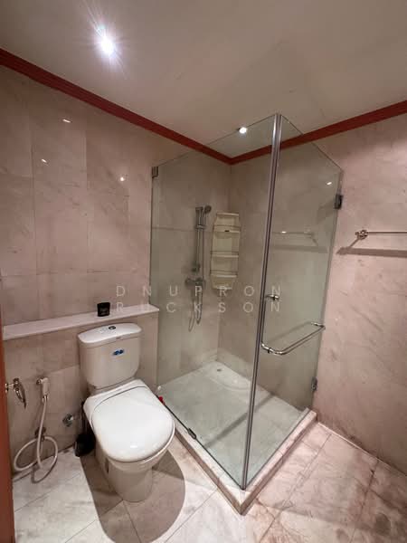 Royal Castle Sukhumvit, Bangkok, 30 Soi Sukhumvit 39, Khlongtoei Nua, Watthana, Bangkok, 2 Bedrooms, 140 sqm, Condo For Rent, by Dnupron Ruckson, 500380387 - DDproperty.com