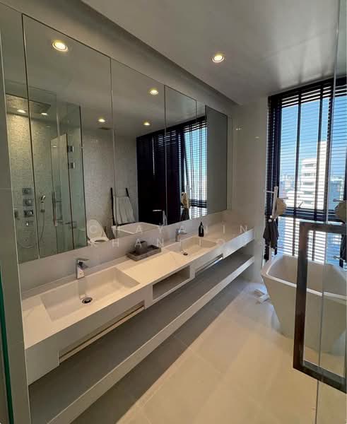 Vittorio 39, Bangkok, 8 Sukhumvit, Khlong Tan Nua, Watthana, Bangkok, 2 Bedrooms, 127 sqm, Condo For Rent, by Chayanin Khanijou, 500380408 - DDproperty.com