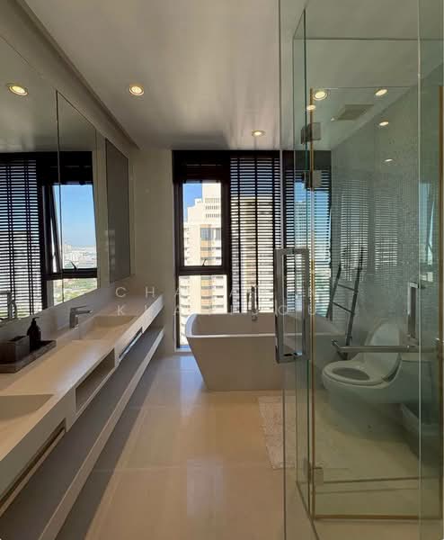Vittorio 39, Bangkok, 8 Sukhumvit, Khlong Tan Nua, Watthana, Bangkok, 2 Bedrooms, 127 sqm, Condo For Rent, by Chayanin Khanijou, 500380408 - DDproperty.com