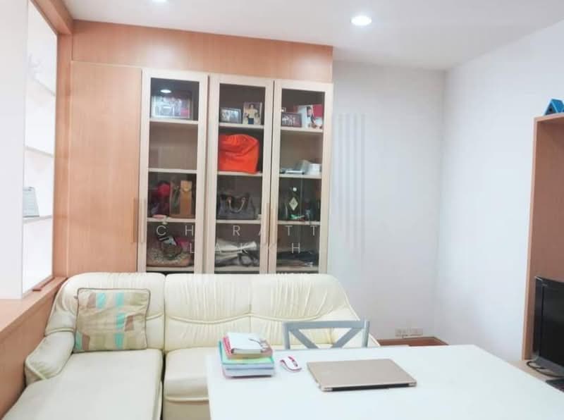 Silom Terrace Condominium, Bangkok, Silom, Bang Rak, Bangkok, Studio, 47 sqm, Condo For Rent, by Chirattiya Lakkham, 500380441 - DDproperty.com