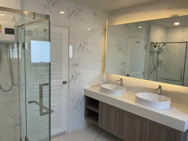 Townhouse in Watthana, 4 Bedroom, Ekkamai Soi 12, Bangkok, Khlong Tan Nua, Watthana, Bangkok, 4 Bedrooms, 350 sqm, Townhouse For Rent, by Thiti Boonchurn, 500380504 - DDproperty.com