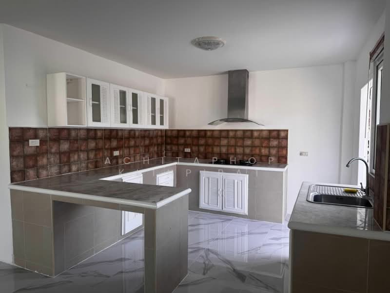 3-BR Villa, Chon Buri (Pattaya), Poong, Bang Lamung (Pattaya), Chon Buri (Pattaya), 3 Bedrooms, 159 sqm, Villa For Rent, by Achitaphop Klinpipat, 500380581 - DDproperty.com
