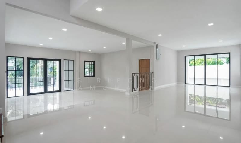 ลดาวัลย์ ปิ่นเกล้า, Bangkok, บรมราชชนนี, Taling Chan, Taling Chan, Bangkok, 4 Bedrooms, 348 sqm, Single Detached House For Sale, by Siripong Iamcharas, 500380627 - DDproperty.com